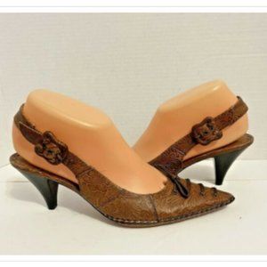 VINCE CAMUTO BROWN POINTY TOE LEATHER SLINGBACKS